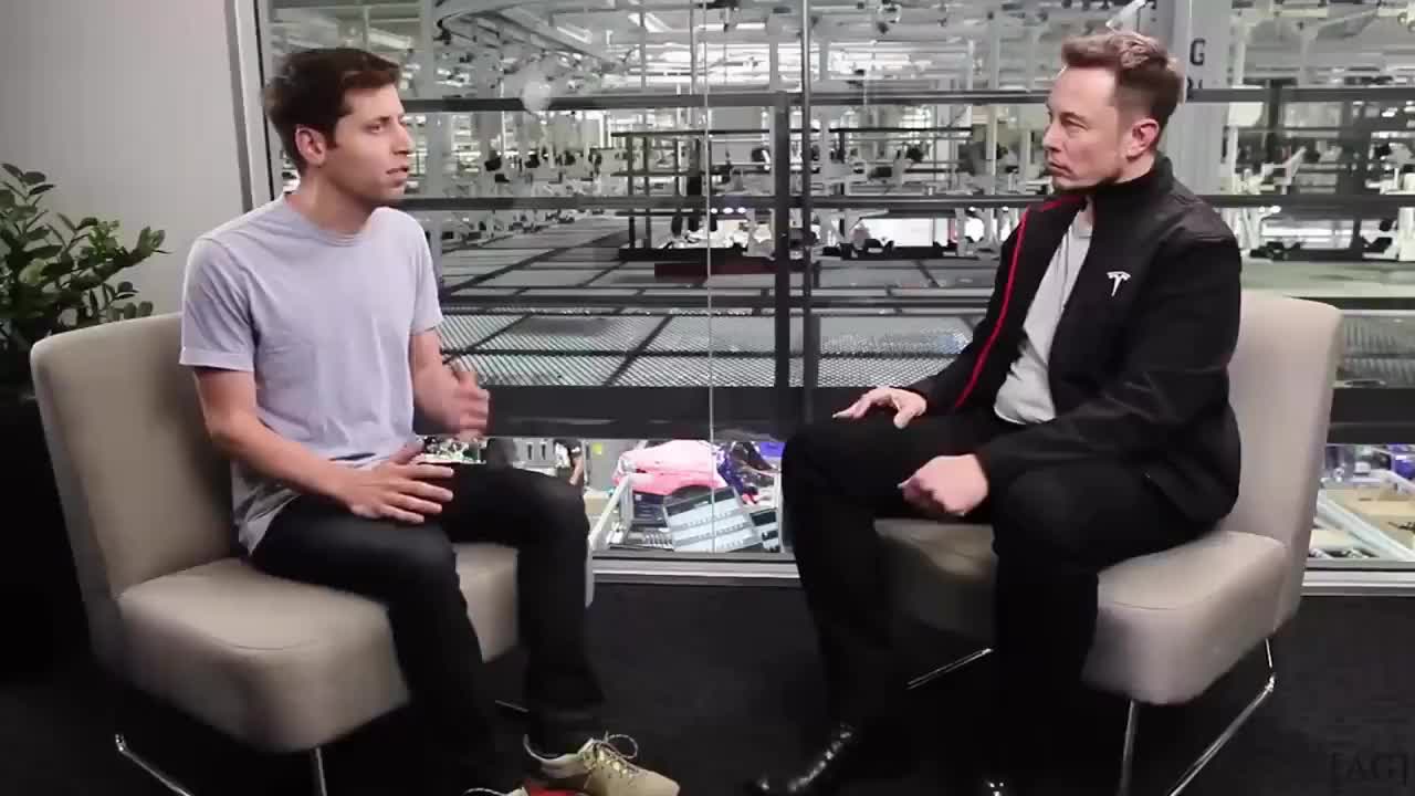 2016年，Sam Altman 在特斯拉工厂采访 Elon Musk